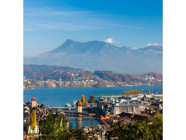 Lucerne Private Walking Tour with a castle visit!