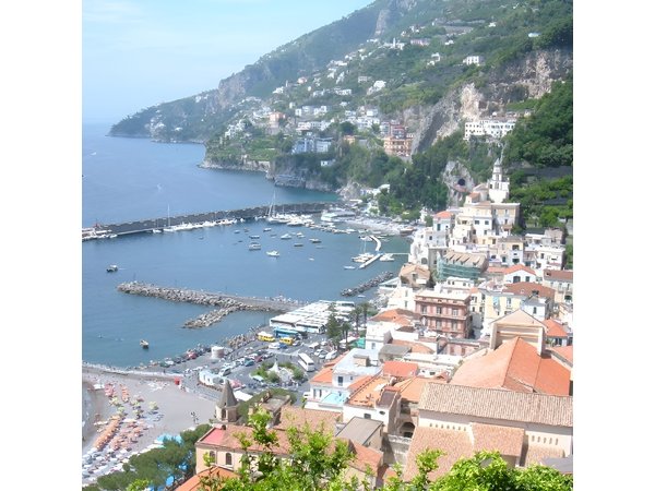 Private day tour on the Amalfi Coast - 4 to 6 pax