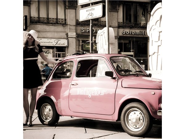 2 hour Vintage Fiat 500 Central City Tour in Milan