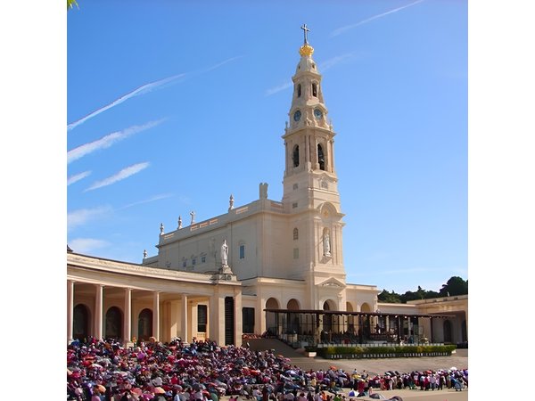Fátima, Nazaré and Óbidos Private Tour from Lisbon