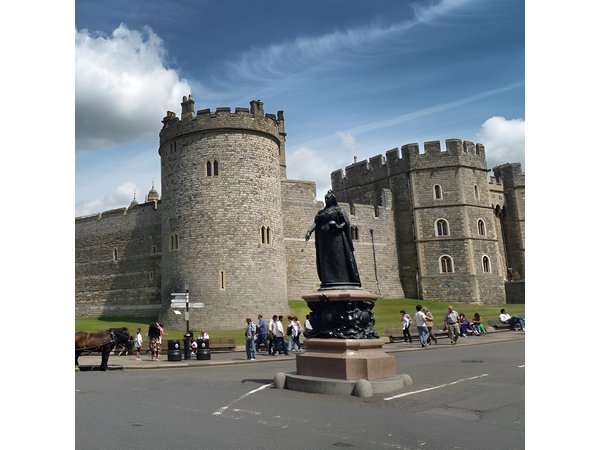 Private Half-Day Windsor Castle, Park and Old Town Tour from London