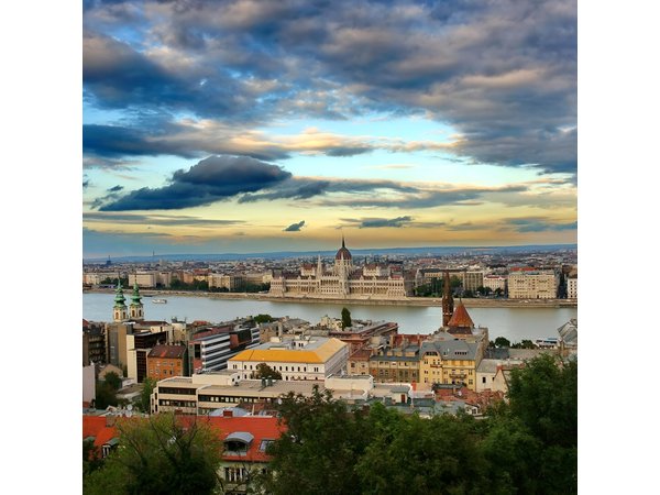 Budapest Private 4 Hour City Tour Experience with a car / van
