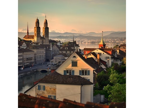 The Best of Zurich Including Panoramic Views in a Small Group Walking Tour