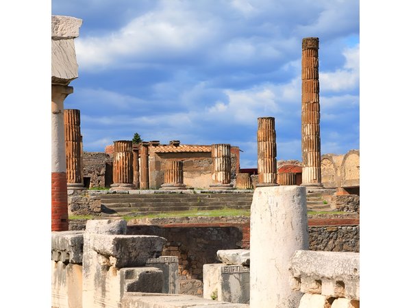 Positano, Sorrento and Pompei Tour from Naples