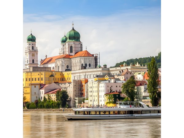 Customized Private Tour to Salzburg for Cruise Guests from Linz or Passau