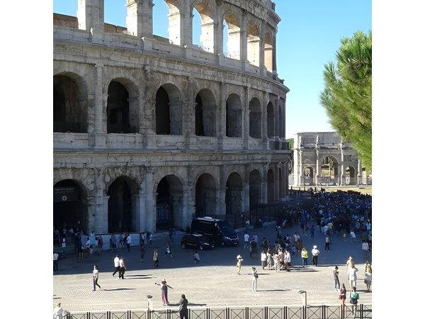 Rome Full Day Tour: Colosseum and Vatican Museums