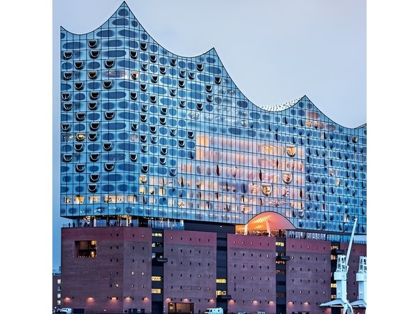 Hamburg Private Walking Tour with a Local: Icons & Hidden Gems