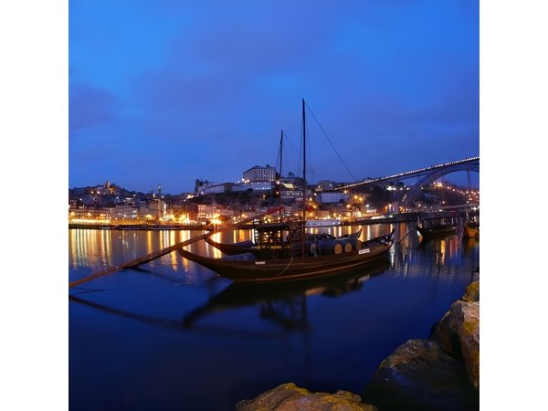 Porto Heritage Night Tour With Fado Show And Dinner Included