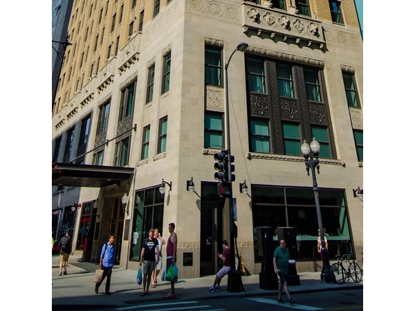 Chicago Walking Tour: A Walk Through Time