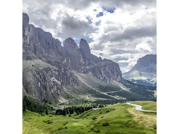 4-Day Scenic Dolomites Tour from Milan