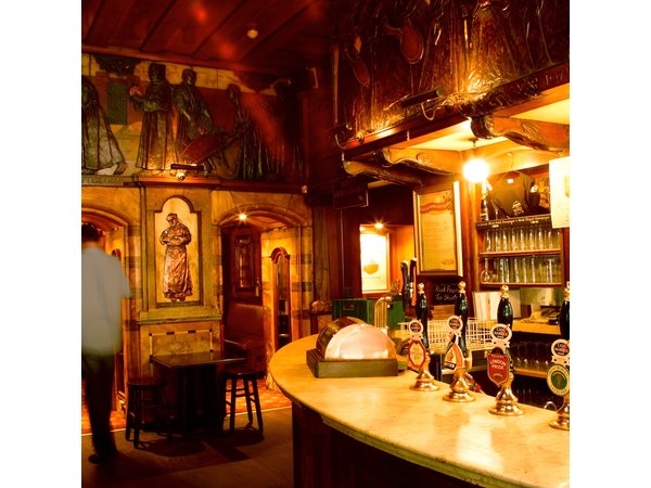 Private Tour of London's Historic Pubs