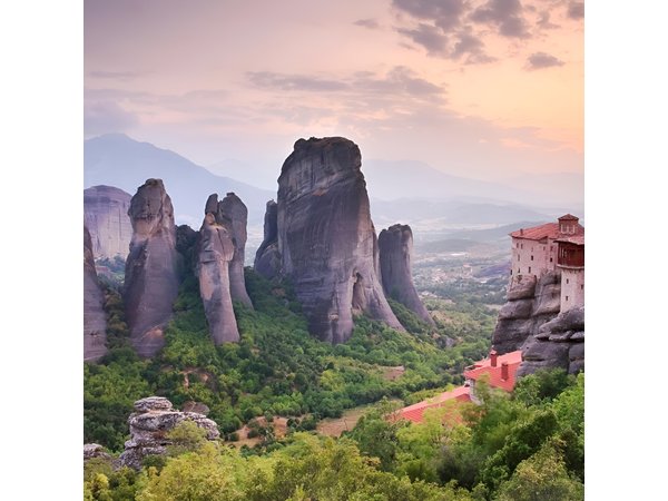 Delphi and Meteora Two Days Tour from Athens