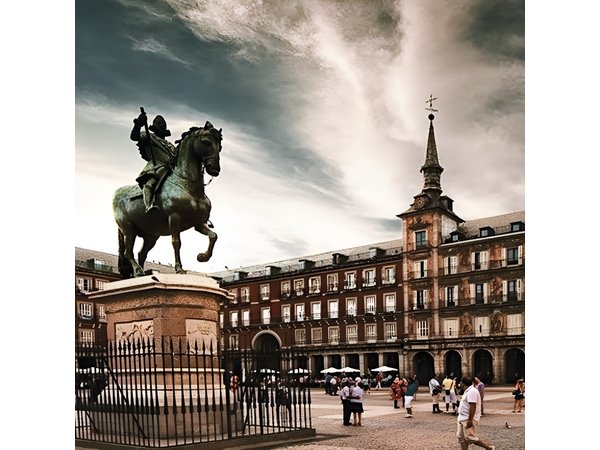 Royal Palace + Old City Madrid Exclusive Guided Walking Tour