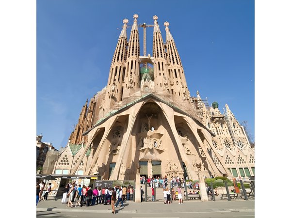 Best of Barcelona and Montserrat with Hotel / Port Pick up