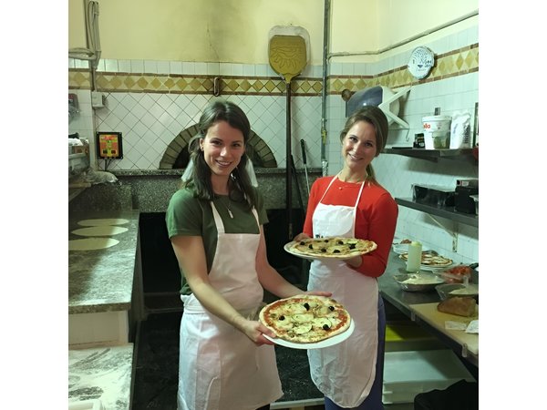 Walking tour in the Heart of Rome and Pizza Class in a Very Small Group