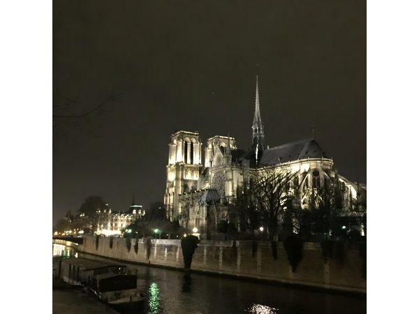 A City of Shadows: Dark Tales of Paris by Night