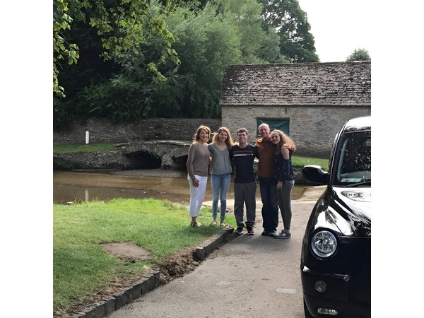 Downton Abbey and Castle Taxi Tour from London with Hotel Pickup