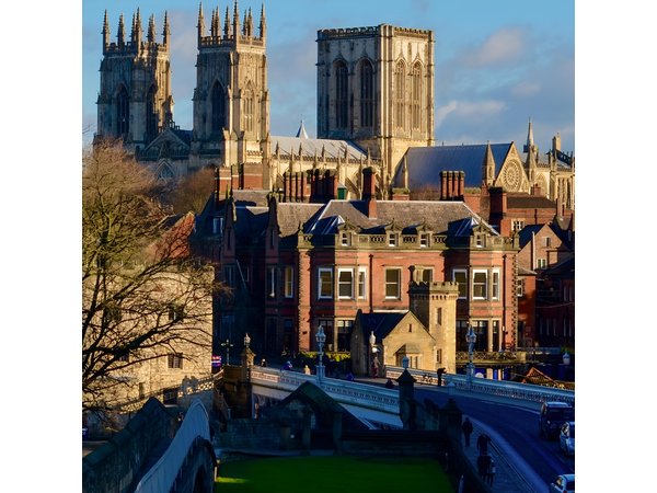 Private Walking Tour: York City Highlights and York Minster