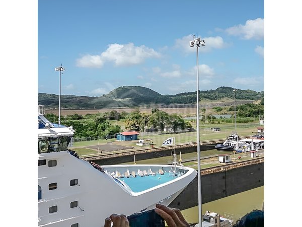 Fuerte Amador Shore Excursion: Private Full-Day Tour of Panama City and Canal