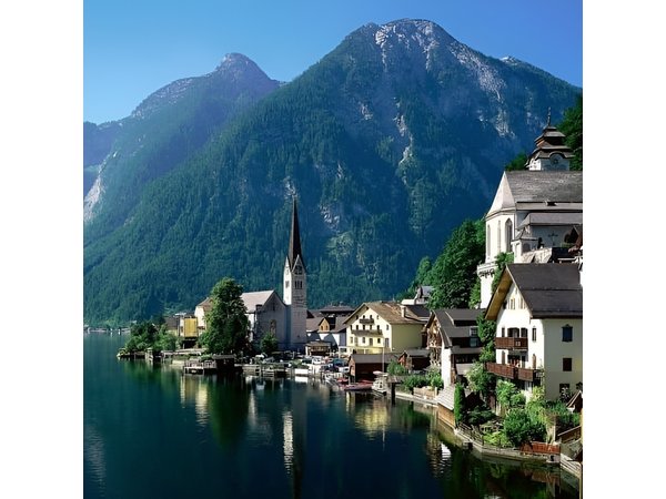 From Prague: Private Hallstatt Alps Day Trip with Lakeside Picnic
