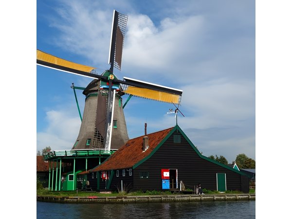 Zaanse Schans Windmills, cheese and clogs and Volendam tour from Amsterdam