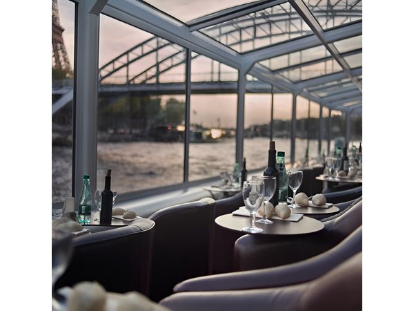 Paris en Scene 3 Course Seine River Dinner Cruise