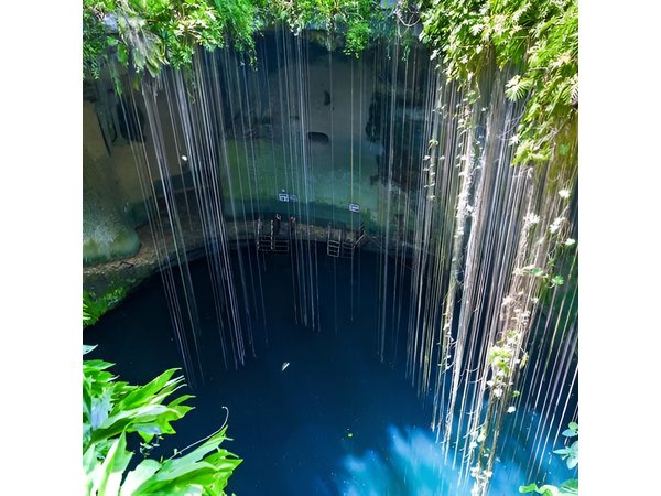 Private Chichen Itza, Cenote and Valladolid Tour with Lunch