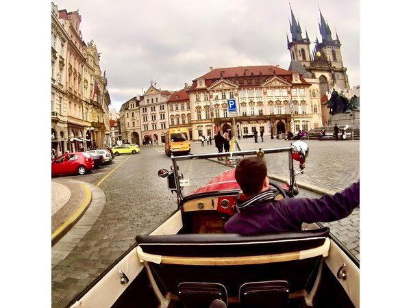 Vintage Cars Prague - Sightseeing Tour 90min / 1-6 pers.