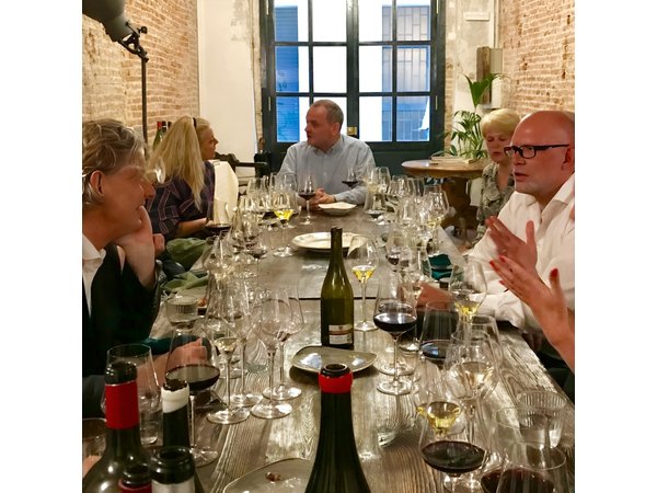 Barcelona Fun Wine Tasting with a Sommelier