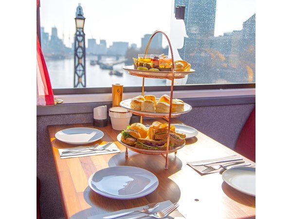 London Afternoon Tea Bus with Panoramic Tour