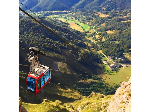Full Day Private 4WD Tour from Santander to Picos de Europa. Excellent meals.