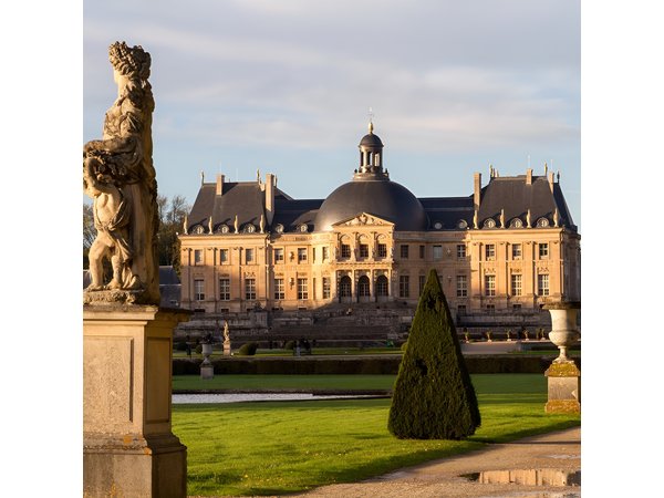 Fontainebleau and Vaux-Le-Vicomte Castle Small-Group Day Trip From Paris