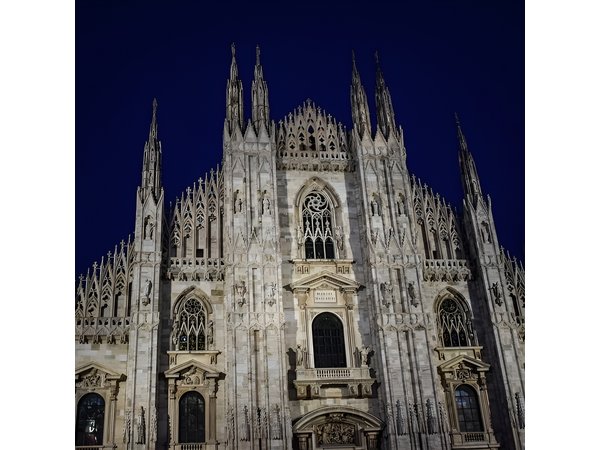 MILAN PRIVATE WALKING TOUR BY NIGHT: AMAZING MILAN - 2 h