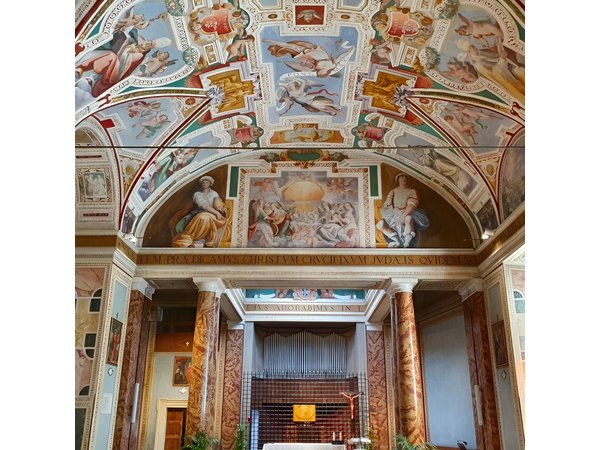 Rome: Between Holy Doors Small Group Walking Tour
