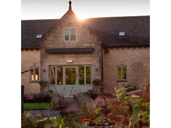 Whisky and Gin Private Tour in the Cotswolds with Driver Guide