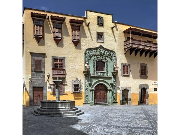 Discover Las Palmas city on your own