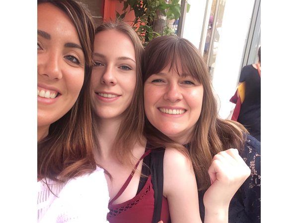 The Fashionista Experience: Personal Shopping and Styling in Paris (Teenagers)