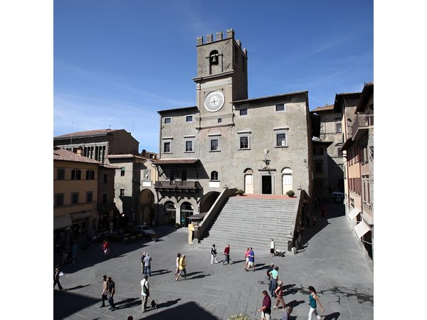 Under the Tuscan Sun Tour from Rome-Cortona & Montepulciano 1 day