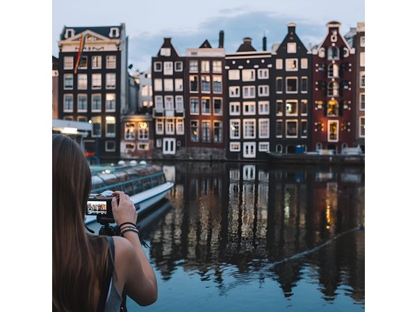 Amsterdam Night Photography Workshop with a Professional