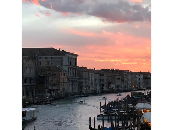 Venice at Sunset – Private Walking Tour & Luxury Water Taxi