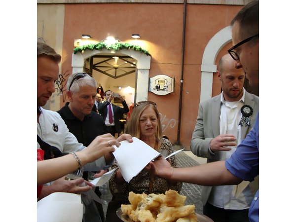 Evening food & wine tour in Rome's historical center
