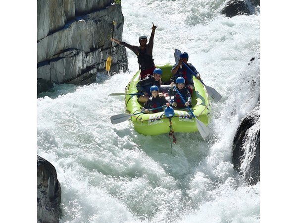 Full-Day Whitewater Rafting Trip on Middle Fork from Auburn (Class 3-4)