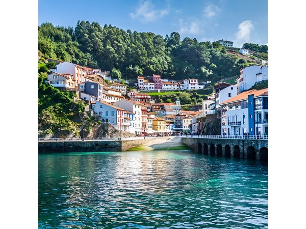 Excursion from Oviedo to the Asturian West Coast of Cudillero