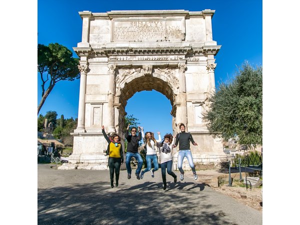 Walking Tour of the Colosseum Forums & Ancient Rome