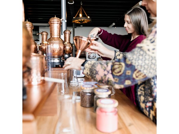 Small-Group Gin Masterclass in Gold Coast