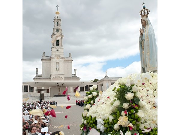 Private tour to Fatima Nazaré and Óbidos from Lisbon