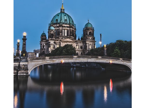 Private Berlin WWII and Cold War History Tour with Local Expert Guide