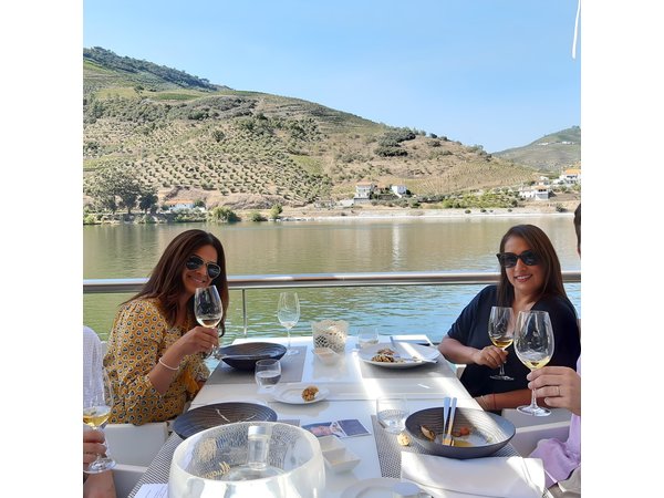 Private Douro Valley Tour with Sommelier, Lunch and Wine Tasting
