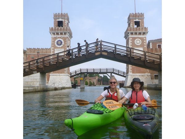 2 Hour Venice Canal Kayak Tour - Premium experience by day