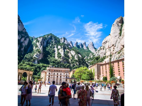 Barcelona Shore Private Excursion: Montserrat and Cava Tasting